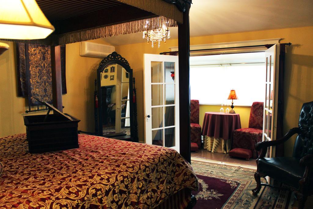 Talwood Manor B&B 포트콜버른 객실 사진